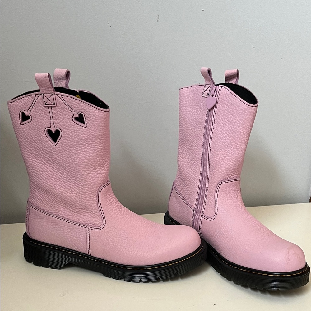 Doc Martens pink heart cutout Nappa patent leather pull on boots Barbie - Picture 2 of 10